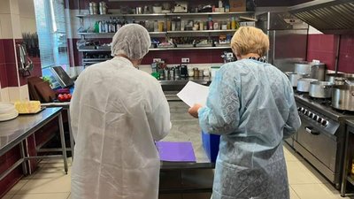На Тернопільщині 16 людей отруїлися у відпочинковому комплексі