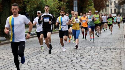 У Львові майже півтори тисячі людей взяли участь у забігу