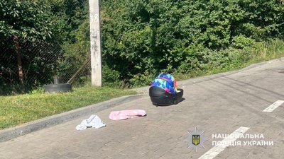 У Львові батько забув люльку з немовлям на даху автомобіля та розпочав рух