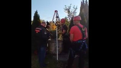 На Львівщині з криниці підняли тіло жінки (ВІДЕО)