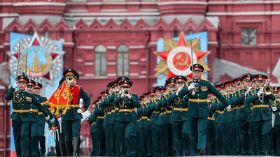 Зеленський Указом дозволив 9 травня провести парад у Москві