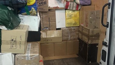 На кордоні з Польщею у мікроавтобусі виявили незадекларованих товарів на 1,6 млн грн