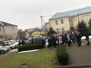 На Львівщині влаштували страйк медики (фото)