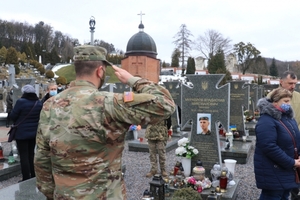 На Личаківському кладовищі українські та американські військові вшанували пам’ять загиблих воїнів