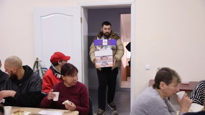 Заклади професійної освіти Львова організували приготування сніданку для безхатьків (ВІДЕО)