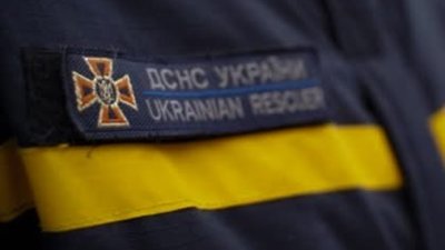 У Львові рятувальники визволили 70-річну жінку, якій стало зле у власній квартирі