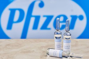 До Львівщини доставили вакцину Pfizer: хто може отримати щеплення