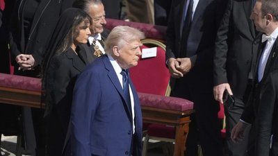 Трамп на похороні Папи Франциска пообіцяв не виходити з мирних переговорів щодо України