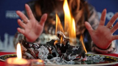 В Україні хочуть заборонити ворожіння та езотеричні послуги