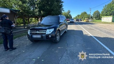 На Буковині Mitsubishi Pajero збило 6-річного хлопчика