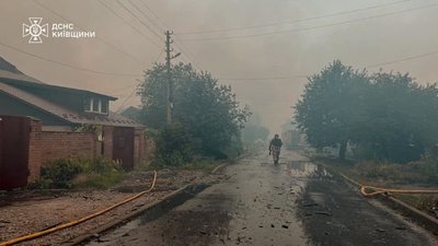 На Київщині через російський удар знищено п'ять вулиць, триває евакуація
