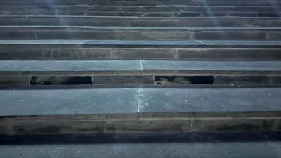 Міськрада Чернівців підтвердила, що сходи у центрі міста справді збудували з надгробків