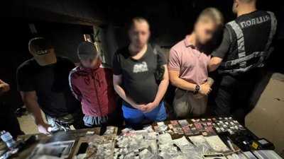У Києві затримали двох наркоторговців із товаром на 16 мільйонів гривень