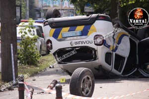 У Львові з місця ДТП за участі автомобіля поліції госпіталізували сімох людей, четверо з них працівники поліції