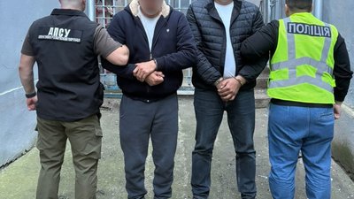 Незаконний "трансфер": На Львівщині затримали водіїв рейсового автобуса, які переправляли ухилянтів до Польщі