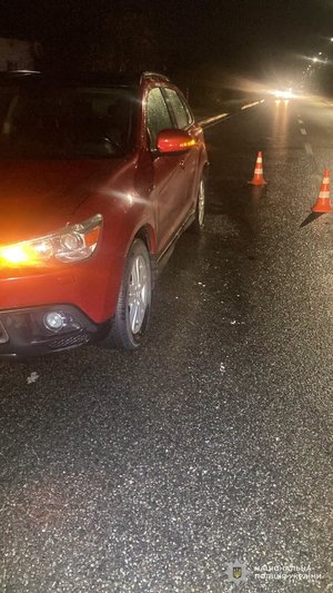 Фото: Поліція Львівської області. Автомобіль Mitsubishi ASX, водій якого збив 79-річну жінку у Городку.
