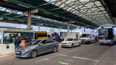 На «Шегинях» обмежено рух: пункт пропуску частково закрили через ремонт