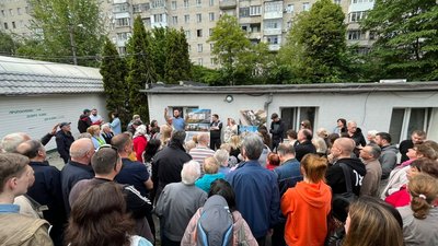 У Львові після масового протесту мешканців забудовник відмовився зводити елітний новобуд впритул до панельок