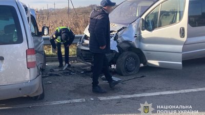 У Львівському районі сталася ДТП за участі легковика та мікроавтобуса (ФОТО)