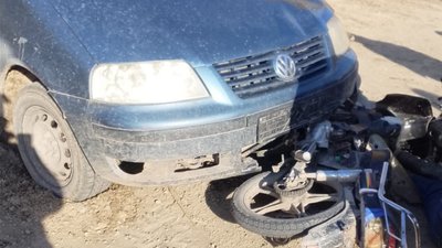 На Львівщині 20-річний водій Volkswagen зіткнувся з мотоциклом (ФОТО)