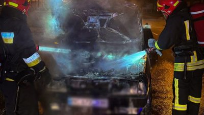 У Львові під час руху загорівся автомобіль ВАЗ