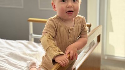 Львівські лікарі врятували хлопчика від пухлини, яка заважала йому ходити