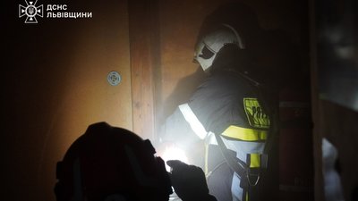 У Львові через свічку загорілася квартира