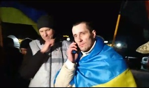 Україна зустріла політв’язня Олександра Шумкова, звільненого з в’язниці РФ (відео)