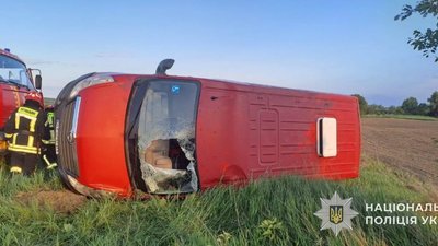 У ДТП на Львівщині перекинувся мікроавтобус