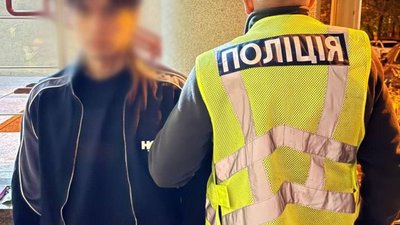 У Києві чоловік жорстоко побив дівчину та відібрав гроші, бо її зовнішність не відповідала фото