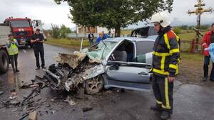 Жахлива ДТП у Закарпатській області: одна людина загинула, троє постраждало (ФОТО)