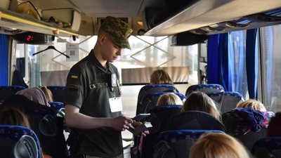 На Львівщині харків'янин хотів виїхати за кордон з підробленим свідоцтвом на вигадану дитину