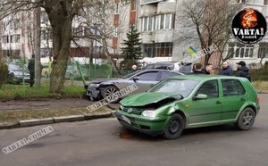 У Львові зіткнулися два автомобілі