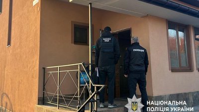 Нацполіція проводить 70 обшуків у медзакладах по всій Україні