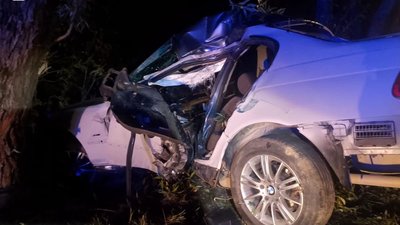 Вночі на Львівщині перекинувся автомобіль BMW