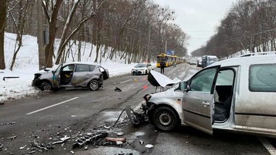 У Києві повідомили про підозру таксисту, який під дією психотропів спричинив ДТП
