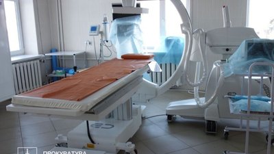 У Києві жінка померла під час пластичної операції з імплантації сідниць