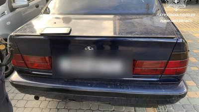 У Львові патрульні виявили 15-річного водія BMW