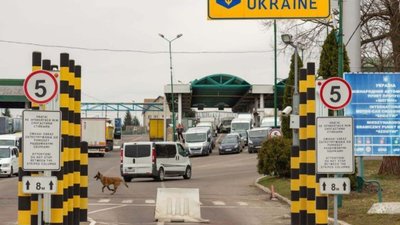 З понеділка повністю припинять пропуск пасажирських автобусів до Польщі через «Шегині»