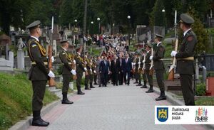 На Личаківському цвинтарі відбулась урочиста акція «Шана героям» (фото)