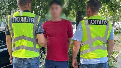 В Києві чоловік підірвав гранату у житловому дворі