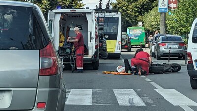 У Львові трапилася ДТП з участю скутера: є травмований