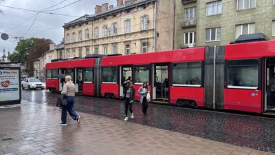 У Львові поруч із Військово-медичним клінічним центром Західного регіону, планується капітальний ремонт зупинок громадського транспорту