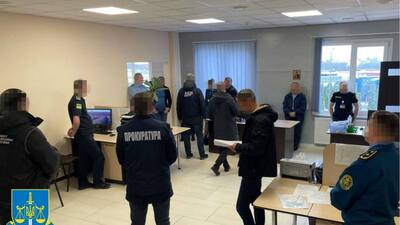 Львівські митники незаконно розмитнили  47 автівок 