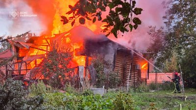 У ДСНС показали фото наслідків російських ударів по Львову