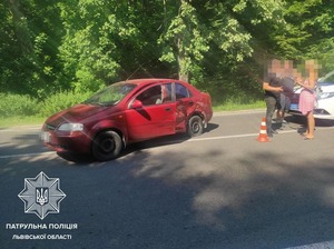 Львівські патрульні виявили п’яного водія, який скоїв ДТП і втік