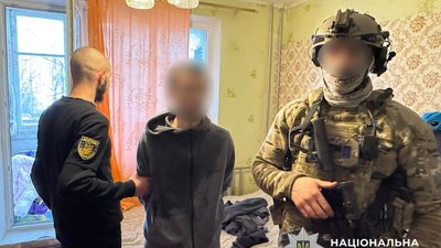 На Буковині судитимуть організатора «кол-центру», який сховався у стіні
