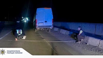 На автодорозі «Мукачево-Львів» 15-річний водій збив чоловіка, який стояв біля свого автомобіля (ФОТО)