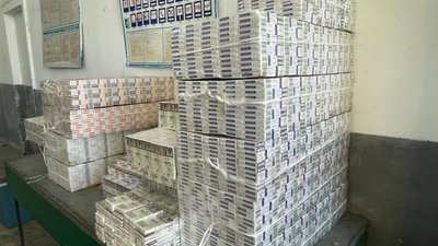 На Львівщині митники виявили майже 130 тисяч контрабандних цигарок