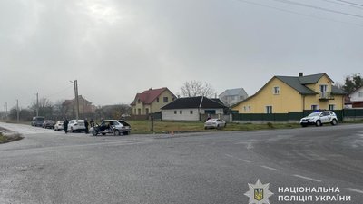 Автомобіль Tesla з Луцька потрапив у ДТП на Львівщині (ФОТО)